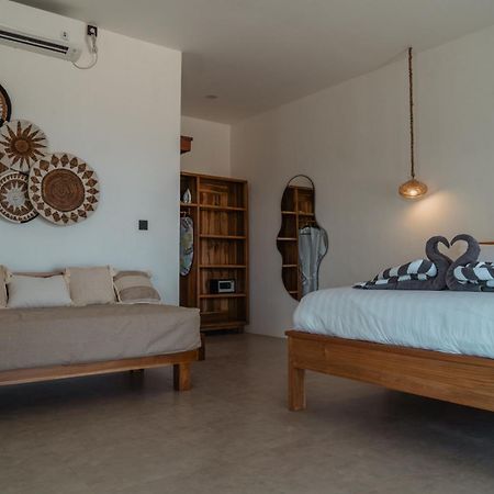 Sunscape Villa - Beachfront And Private Pool Gili Air Kültér fotó