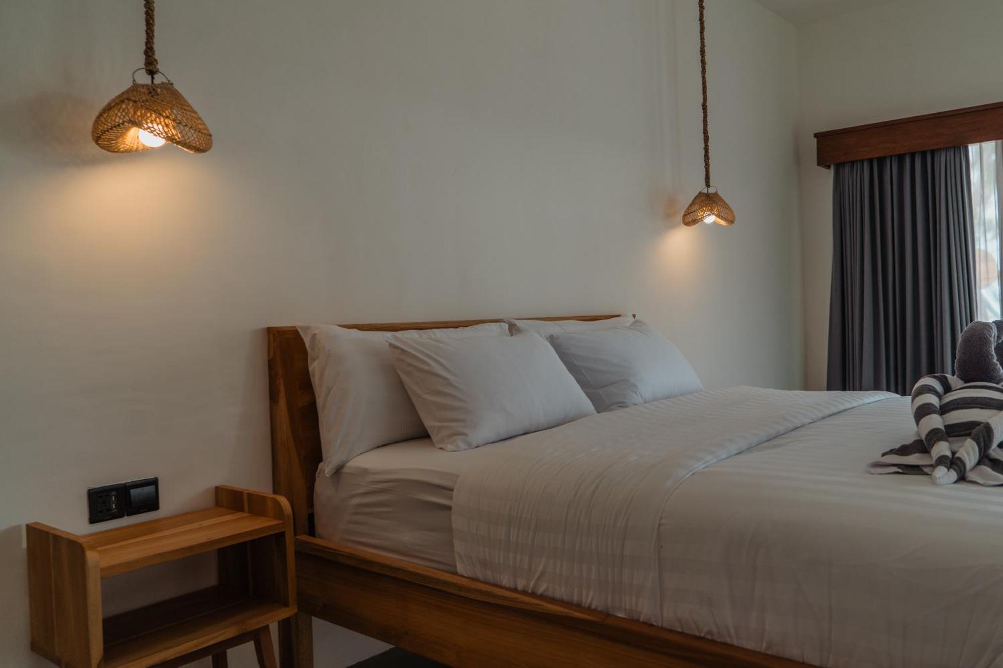 Sunscape Villa - Beachfront And Private Pool Gili Air Kültér fotó
