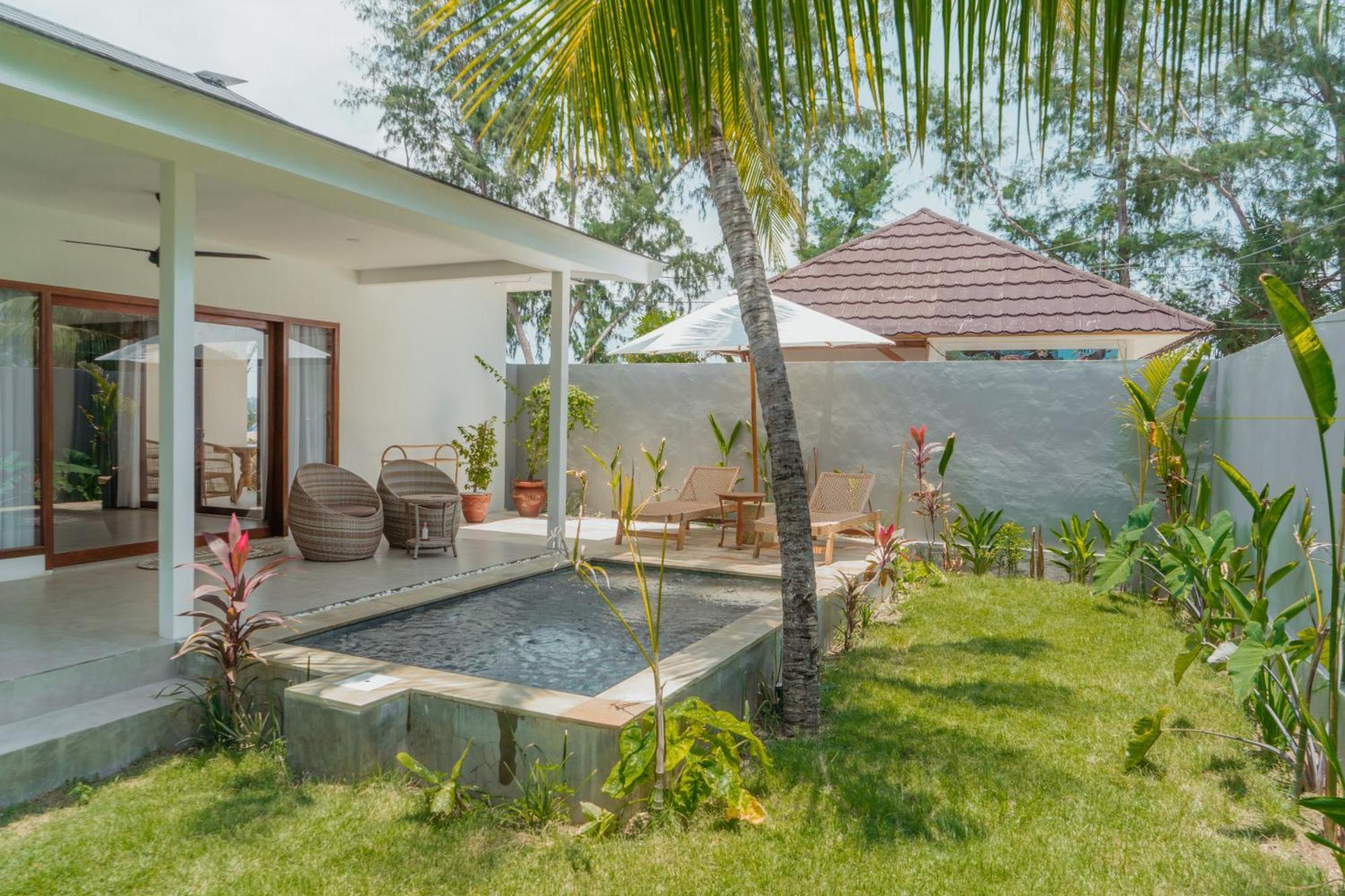 Sunscape Villa - Beachfront And Private Pool Gili Air Kültér fotó