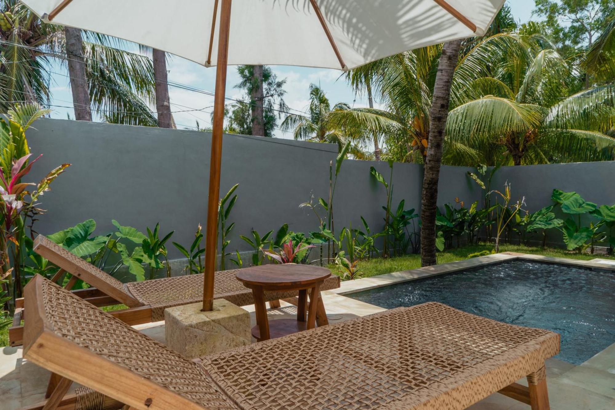 Sunscape Villa - Beachfront And Private Pool Gili Air Kültér fotó